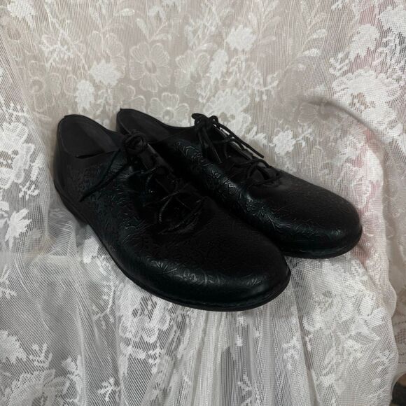Propét Chantel WCX012L Black Floral Embossed Leather Oxford | Women’s Size 12 M( main image 4